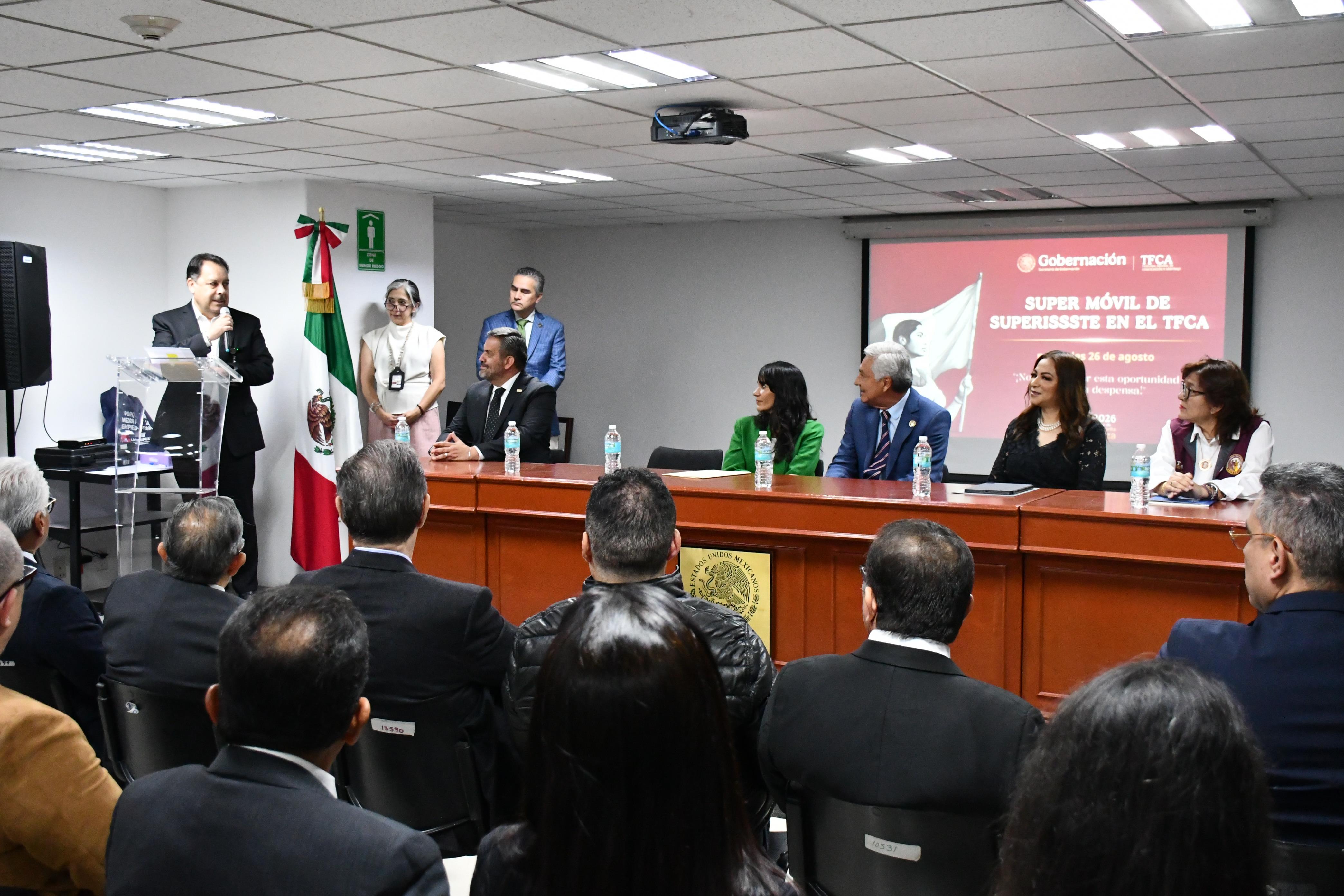 Inauguración de la Unidad Móvil de SuperISSSTE en el Tribunal Federal de Conciliación y Arbitraje